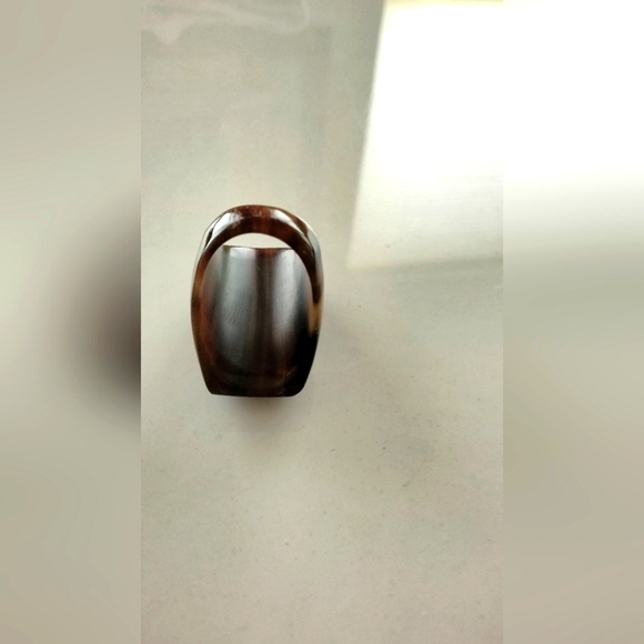 BCBG MAXAZRIA Lucite Plastic Ring - Picture 5 of 10